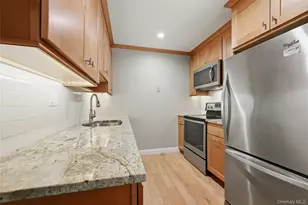 133 Eastbourne Ct, Ridge, NY 11961 - Photo 8