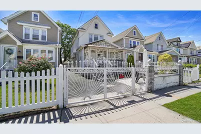 11736 196th Street, Saint Albans, NY 11412 - Photo 2