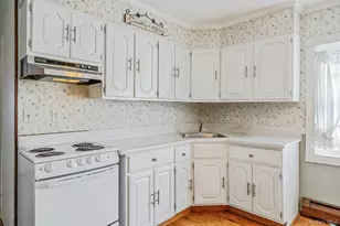 10 Flock Ln, Levittown, NY 11756 - Photo 10