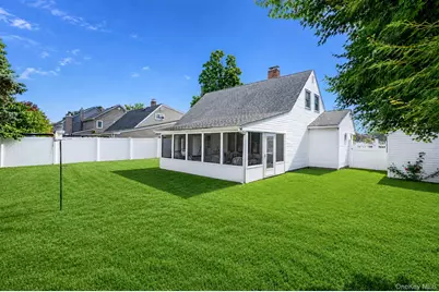 10 Flock Lane, Levittown, NY 11756 - Photo 24
