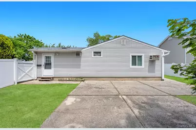 3 Megan Court, Bellport, NY 11713 - Photo 20