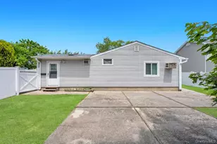 3 Megan Ct, Bellport, NY 11713 - Photo 20