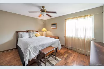 3 Megan Court, Bellport, NY 11713 - Photo 12