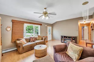 3 Megan Ct, Bellport, NY 11713 - Photo 4