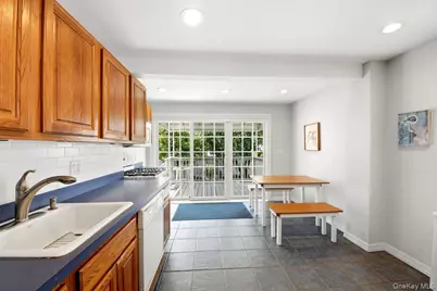 195 Graff Avenue, Bronx, NY 10465 - Photo 6