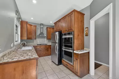 708 Kossuth Place, Peekskill, NY 10566 - Photo 16