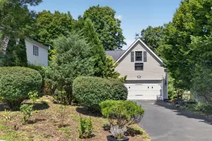 708 Kossuth Pl, Peekskill, NY 10566 - Photo 2