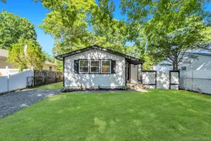 35 Terry Dr, Mastic, NY 11950 - Photo 2