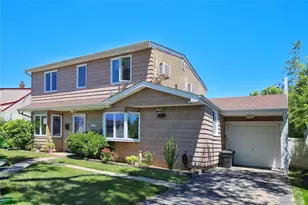 109 Old Oak Ln, Levittown, NY 11756 - Photo 2