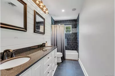 52 Elmhurst Avenue, Medford, NY 11763 - Photo 30