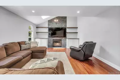 52 Elmhurst Avenue, Medford, NY 11763 - Photo 20