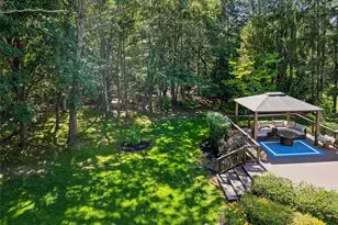 8 Deanna Ct, Dix Hills, NY 11746 - Photo 40