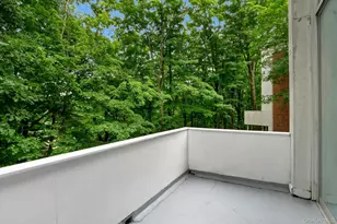 1118 Colony Dr, Hartsdale, NY 10530 - Photo 12
