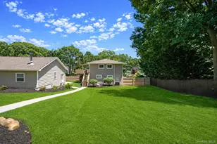 34 Leeds Blvd, Farmingville, NY 11738 - Photo 8