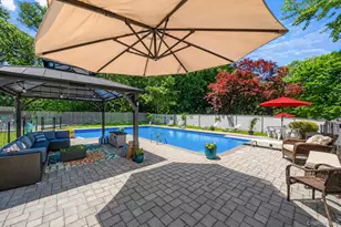 34 Leeds Blvd, Farmingville, NY 11738 - Photo 12