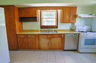 4 Lincoln St, Middletown, NY 10940 - Photo 2