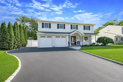 18 Ludlow Way, Oakdale, NY 11769 - Photo 2