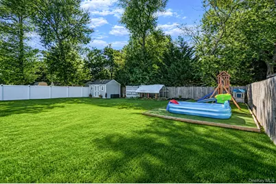 18 Ludlow Way, Oakdale, NY 11769 - Photo 30