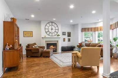 115 Autumn Drive, Plainview, NY 11803 - Photo 4