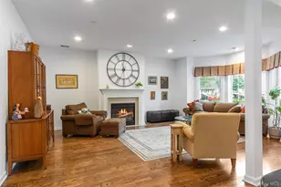 115 Autumn Dr, Plainview, NY 11803 - Photo 4