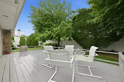 1270 Dahlia Lane, Wantagh, NY 11793 - Photo 32