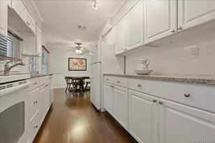 1270 Dahlia Ln, Wantagh, NY 11793 - Photo 14
