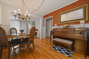1270 Dahlia Ln, Wantagh, NY 11793 - Photo 10