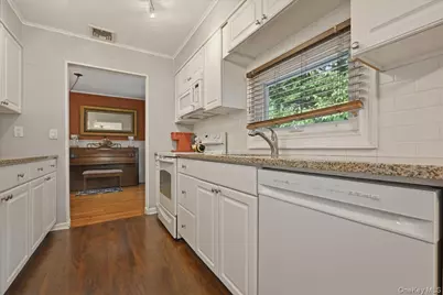 1270 Dahlia Lane, Wantagh, NY 11793 - Photo 16