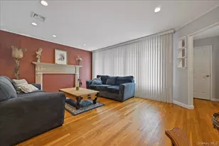 1270 Dahlia Ln, Wantagh, NY 11793 - Photo 6