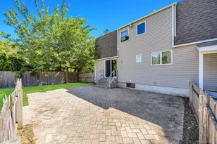 358 Holbrook Rd, Ronkonkoma, NY 11779 - Photo 10