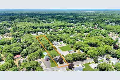 358 Holbrook Road, Ronkonkoma, NY 11779 - Photo 4