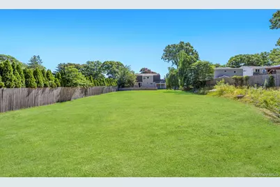 358 Holbrook Road, Ronkonkoma, NY 11779 - Photo 12