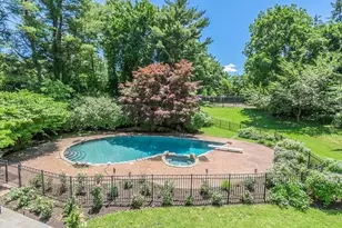 8 Harbor Acres Rd, Sands Point, NY 11050 - Photo 34