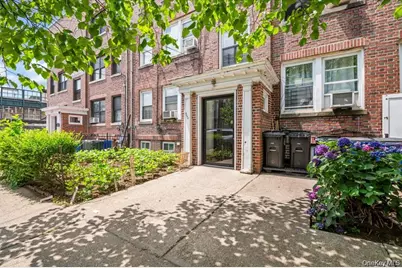 8644 123rd Street, Richmond Hill, NY 11418 - Photo 2