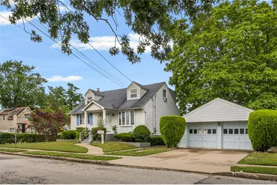 33 N Montgomery Street, Valley Stream, NY 11580 - Photo 4