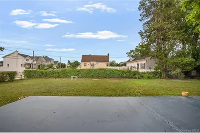 33 N Montgomery Street, Valley Stream, NY 11580 - Photo 16