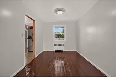 33 N Montgomery Street, Valley Stream, NY 11580 - Photo 6