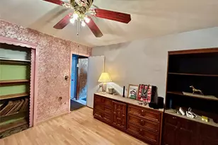 465 St Johns St, Central Islip, NY 11722 - Photo 8