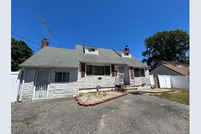 465 Saint Johns Street, Central Islip, NY 11722 - Photo 2