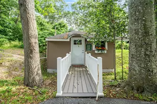 356 Oakleigh Ave, Calverton, NY 11933 - Photo 30