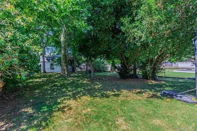 337 Hamilton Avenue, Riverhead, NY 11901 - Photo 16