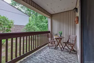303 Village Ct, Kingston, NY 12401 - Photo 12