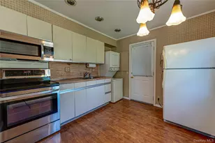 93 Barnyard Ln, Levittown, NY 11756 - Photo 2