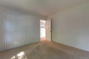 93 Barnyard Ln, Levittown, NY 11756 - Photo 8