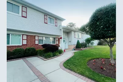 48 W 20th Street, Deer Park, NY 11729 - Photo 2