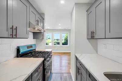 97 Artist Lake Drive, Middle Island, NY 11953 - Photo 6