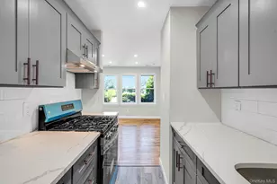 97 Artist Lake Dr, Middle Island, NY 11953 - Photo 6