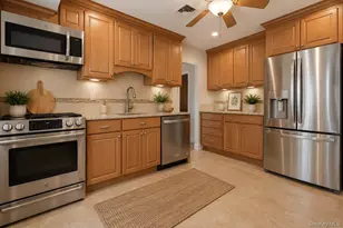 1395 Meadowbrook Rd, Merrick, NY 11566 - Photo 18