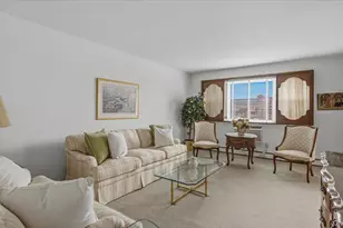 52-40 69th Pl, Maspeth, NY 11378 - Photo 6