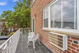 52-40 69th Pl, Maspeth, NY 11378 - Photo 20